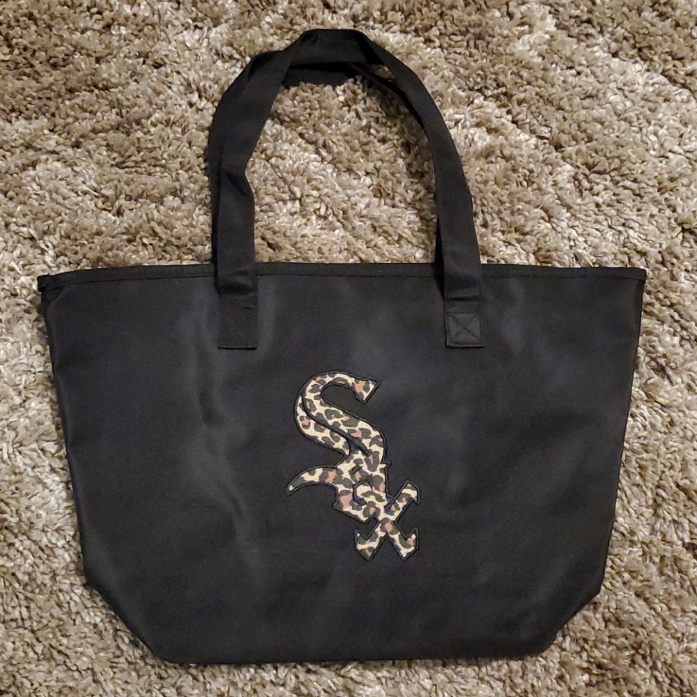 Black Chicago White Sox zippered tote